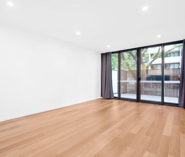 Spacious 1-Bedroom Apartment with Private Courtyard – 6-Month Lease... - Photo 2