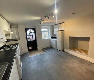2 bedroom terraced house to rent - Photo 4
