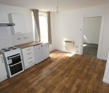 1 bed Apartment - To Let - Photo 6