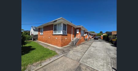 Renovated Delight in ideal location! - Photo 5