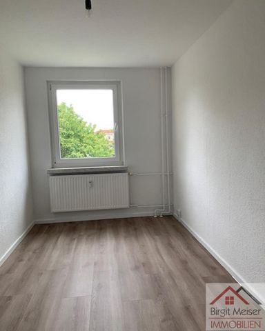 * Balkon * EBK, Tageslichtbad m. Wanne, Keller *** - Photo 4