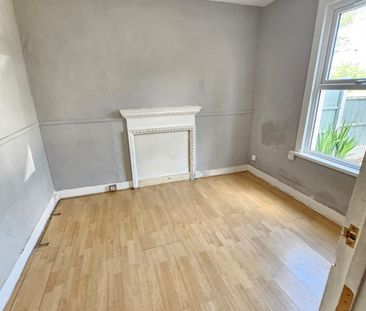 2 Bed Terraced House, Norfolk Road, E17 - Photo 4