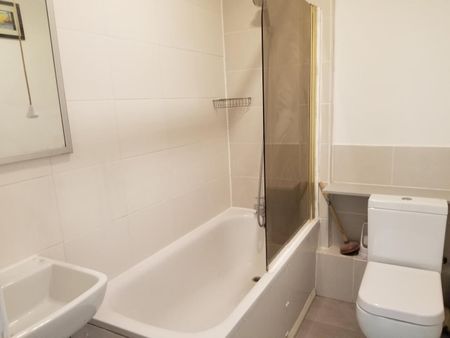 1 Bed Semi-Detached House, Clayton Avenue, HA0 - Photo 5