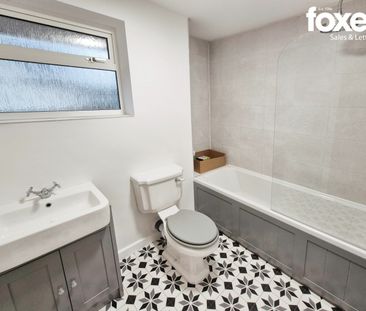 2 bed bungalow to rent in West Moors, Ferndown, Dorset, BH22 - Photo 3