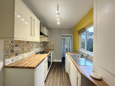 3 bedroom terraced house to rent - Photo 4