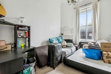 4 bedroom flat to rent - Photo 2