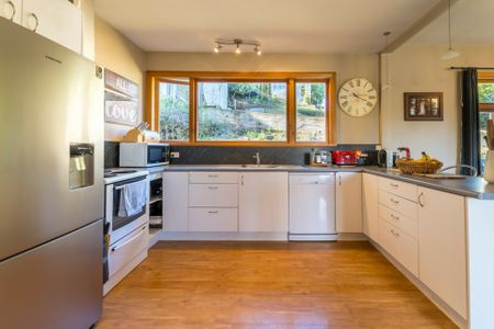 Captivating on Castlewood Road - Photo 3