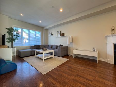 For Lease - 13 Woodway Lane, Markham, Ontario - Photo 2