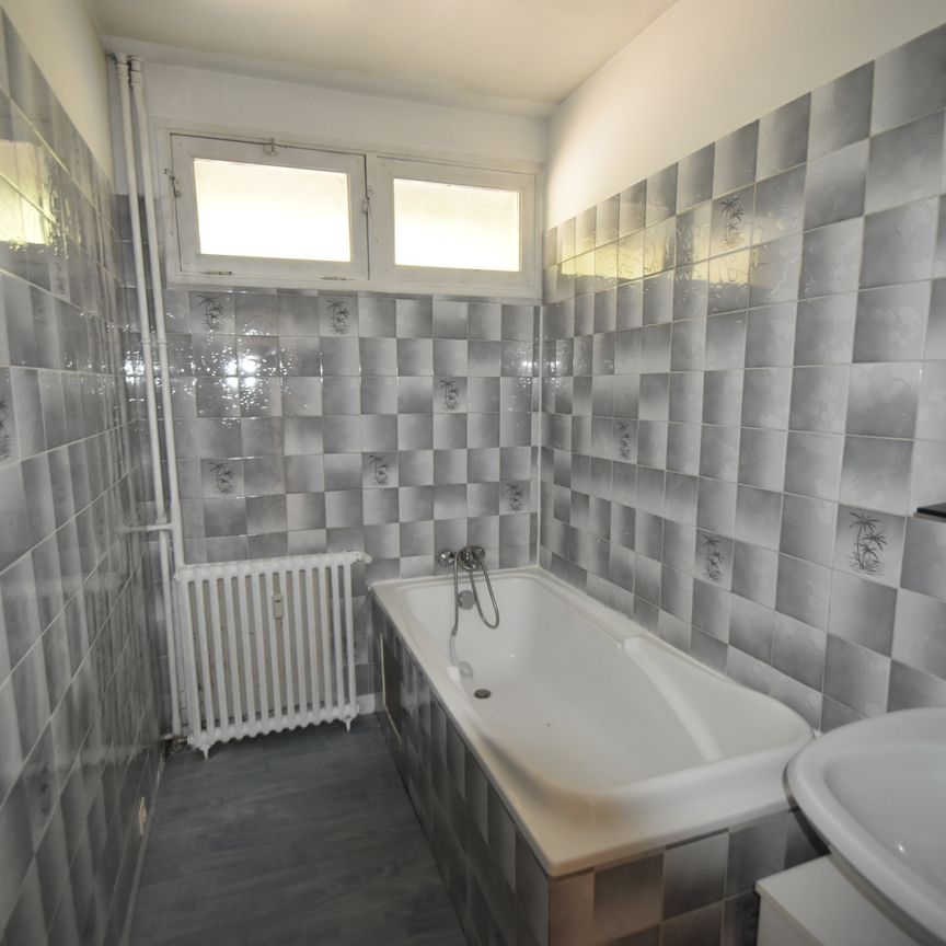 Location Appartement 3 pièces 57m² ST LO 50000 - Photo 1