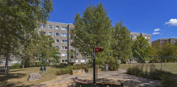 3-Raum-Wohnung mit Balkon und super Ausblick - Photo 2