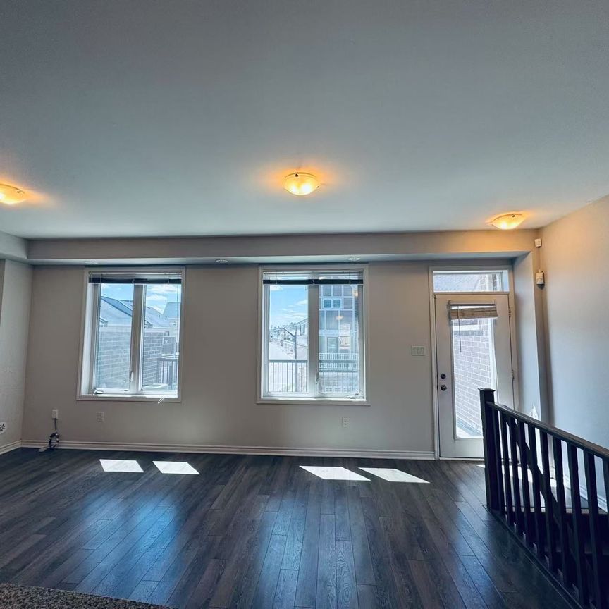 For Lease - 3034 Preserve Drive, Oakville, Ontario - Photo 1