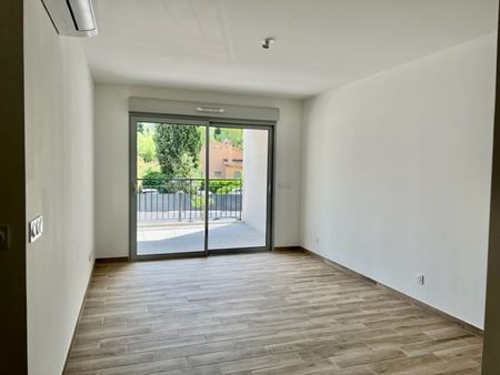 Location Appartement 3 pièces 61m² BRIGNOLES 83170 - Photo 2