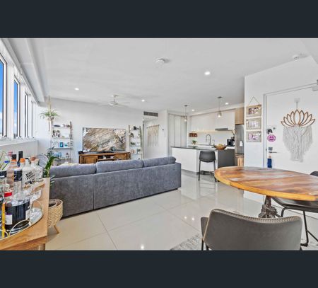 405/26 Gray Street, Southport, Qld 4215 - Photo 5