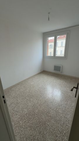 Location Appartement 4 pièces 65m² MARSEILLE 15ème - Photo 5