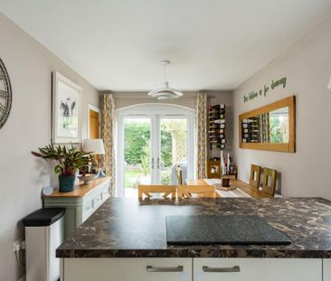 3 bedroom detached house to rent - Photo 2