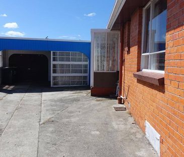 Close to Primary Schools - 3 Bedroom Home - Photo 3