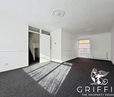 High Road, Pitsea, SS13 - Photo 2