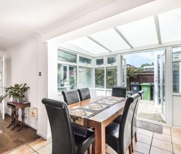 4 bedroom link detached house to rent - Photo 4