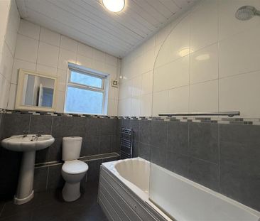 3 bedroom terraced house to rent - Photo 5