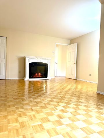 For Lease - 260 Brittany Drive Unit# 200, Manor Park - Cardinal Glen and Area, Ontario - Photo 3