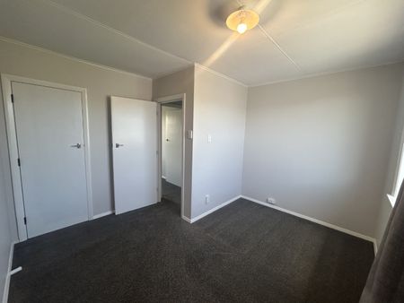 16 McLean Street, Hawera - Photo 3