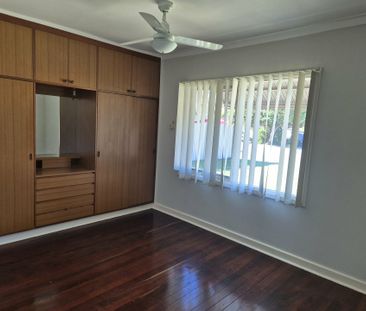 Well-Presented Family Home in a Convenient Location - Photo 2