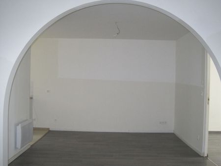 A LOUER APPARTEMENT DEUX CHAMBRES PROCHE CENTRE VILLE DE ST QUENTIN 02100 - Photo 5