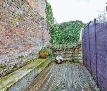 3 bedroom semi-detached house to rent - Photo 4