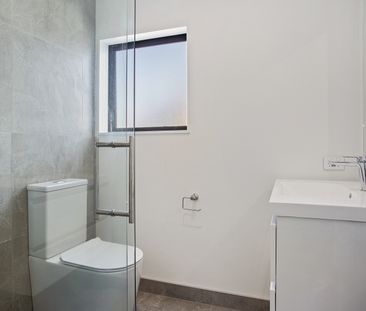 Modern, Spacious 3-bedroom Townhouse in Addington - Photo 4