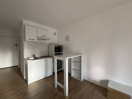 Location Appartement 1 pièce 22m² - Photo 2