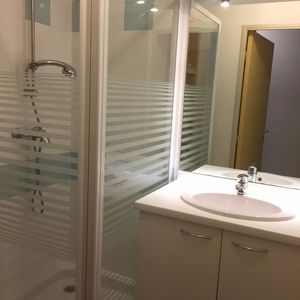 Arles dans résidence sécurisée, studio meublé de 25m² au 1er étage, - Photo 2