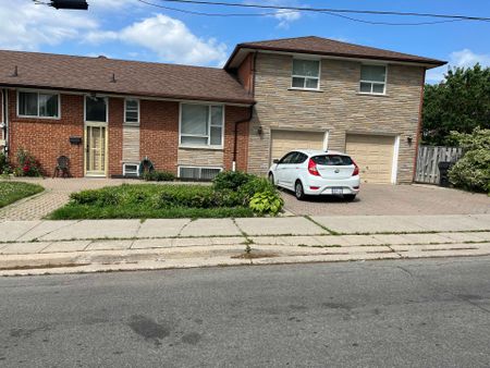 For Lease - 40 Deevale Road Unit# Lower, Toronto, Ontario - Photo 3