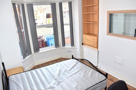 4 bedroom end of terrace house to rent - Photo 5