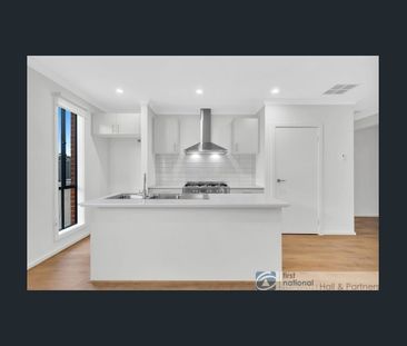 WELL PRESENTED FAMILY HOME! - Photo 2