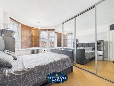 4 bedroom terraced house to rent - Photo 5