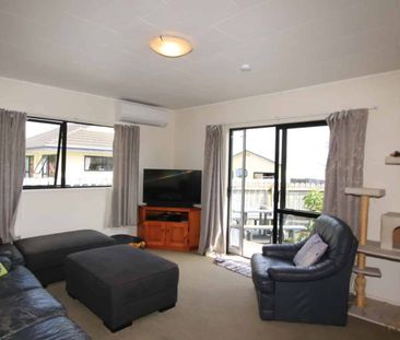Lovely family home - Photo 5