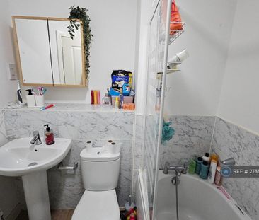 3 bedroom semi-detached house to rent - Photo 6