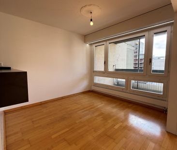 Your new home in a sunny hillside location! - Photo 2