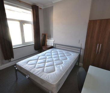 4 bedroom terraced house to rent - Photo 4