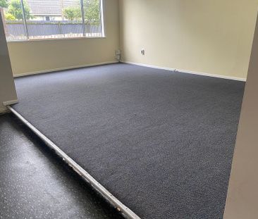 Three-Bedroom House for Rent – Convenient Location - Photo 6