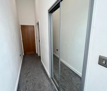 1 bedroom in a flat share to rent - Photo 4