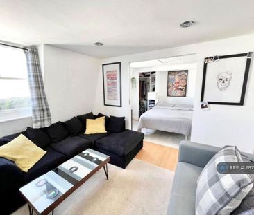 1 bedroom flat to rent - Photo 2