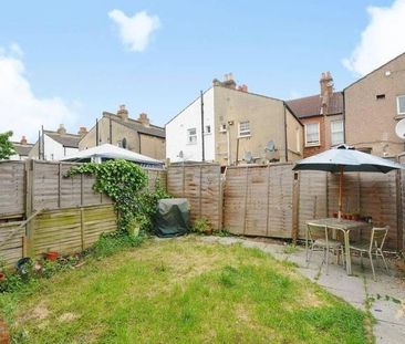 Room in a Shared Flat, Tynemouth Road, CR4 - Photo 2