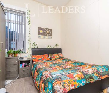 4 bedroom terraced house to rent - Photo 6