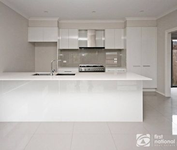 Neatly presented townhouse - Photo 5