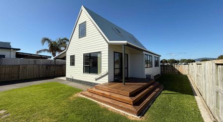 Beachside Charm Meets Summer Vibes! - Photo 3