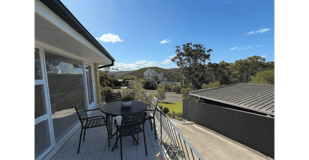 Family Home with Sweeping Bushland Views - Photo 2