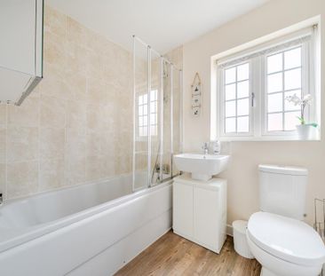 4 bedroom terraced house to rent - Photo 4