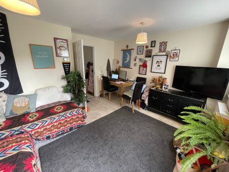 3 bedroom to let - Photo 5