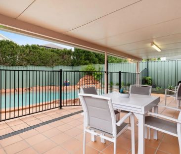 All-Season Family Retreat with Heated Pool & Dual Living – Walk to ... - Photo 4